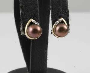 9K gold fresh water  diamond earrings