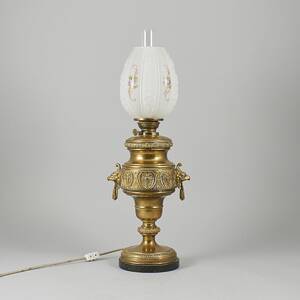 Bordsfotogenlampa, elektrifierad