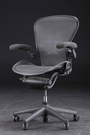 Donald Chadwick  William Stump. Aeron Multijusterbar kontorstol