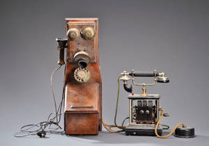 En vægtelefon samt en bordtelefon 2