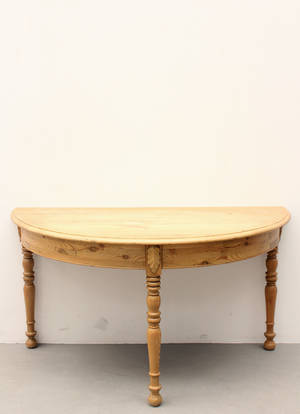 Halvmånebord, 1800-tal