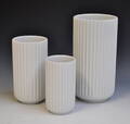 Lyngby. Tre vaser af porcelæn 3