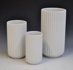 Lyngby. Tre vaser af porcelæn 3