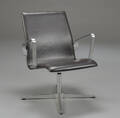 Arne Jacobsen. Oxford armstol  lounge, model 3241  Denne vare er sat til omsalg under nyt varenummer 4280141