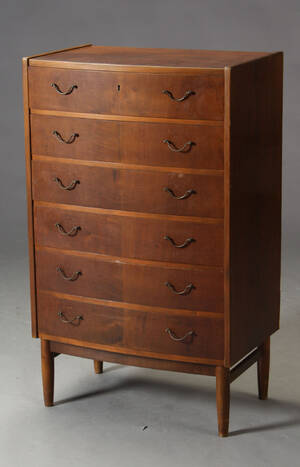 Dansk møbelproducent. Kommode, nøddetræ, 1950erne