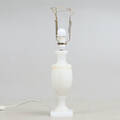 BORDSLAMPA, alabaster, 1900-tal.