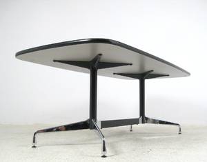 Charles  Ray Eames, Esstisch Segmented Table von Vitra