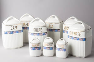 Neun Vorratsdosen, Porzellan, Frankreich 9