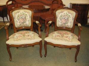 2 KARMSTOLAR ROKOKOSTIL