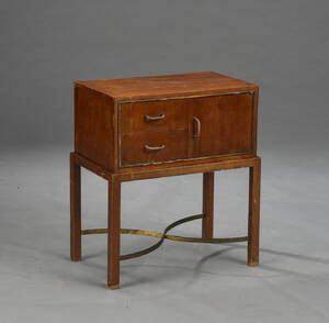 Et sengebord af mahogni