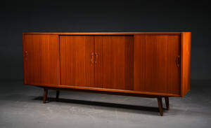 Skænk af fineret teak, 1960erne