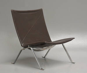 Poul Kjærholm. PK-22 lænestol med betræk af mørkebrunt læder Denne vare er sat til omsalg under nyt varenummer 4279402