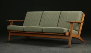 Hans J. Wegner. Tre-pers. sofa, model GE-2903 
