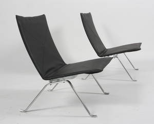 Poul Kjærholm Par PK-22 lænestole, sort læder. 2