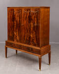 Skåp i mahogny, gustaviansk stil