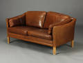 Dansk møbelproducent. To-pers. sofa