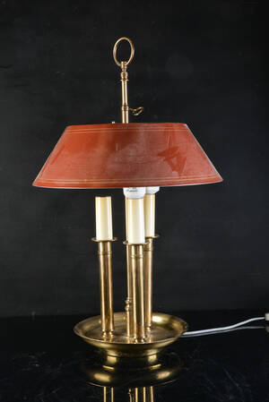 Bordslampa i engelsk stil