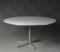  Arne Jacobsen. Cirkulært spisebord 