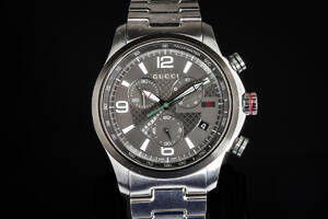 Gucci Chonograph herrearmbåndsur af stål, ref. 126238