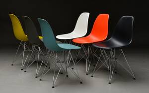 Charles Eames. Et sæt på seks stole, model DSR 6 