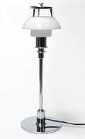 Poul Henningsen. PH 32 bordlampe