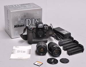 Nikon D1x digital i orginal æske med 2 objektiver
