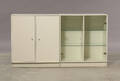 Peter J. Lassen for Montana, vitrine samt skab, hvidlakeret 2