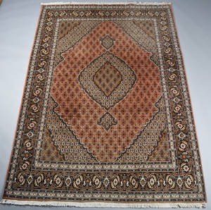 Persisk Tabriz Mahi tæppe, 290 x 205 cm.