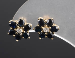 Safir- og diamant ørestikker 2