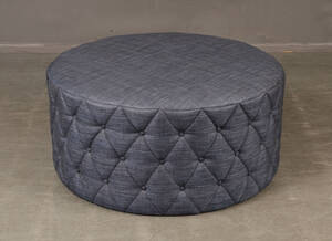 Casamance, modell Concept. Större Sittpuff Blue 