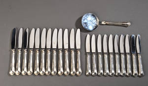 Cohr. Herregaard. Frokostknive, frugtknive samt kagespade 23