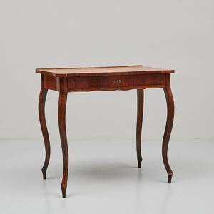 Konsolbord med låda, Nyrokoko