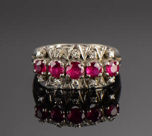 Rubin-og diamantring, 14 kt 