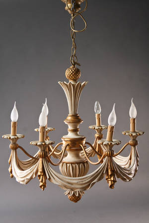 Italiensk bemalet trælysekrone