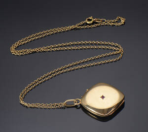 Halskæde med medaljon af 14 kt. guld Denne vare er sat til omsalg under nyt varenummer 4671172