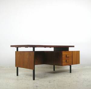 Schreibtisch der 1960er Jahre