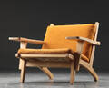 Hans J. Wegner. Lavrygget lænestol, model GE-375 
