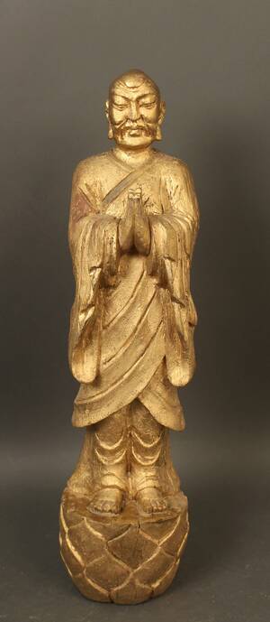 Holzfigur eines Möche