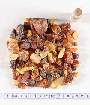 Samling uforarbejdet rav, ca. 170 gram