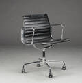 Charles Eames. Kontorstol model EA-107 Denne vare er sat til omsalg under nyt varenummer 4278537