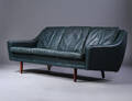 Ubekendt møbelproducent, 1960erne. Fritstående tre-pers. sofa, grønt læder
