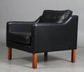Mogens Hansen. Lænestol, sort læder.
