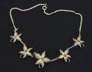Halsband i silver
