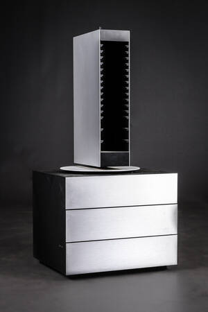 Bang  Olufsen. Rack samt CD-holder 2