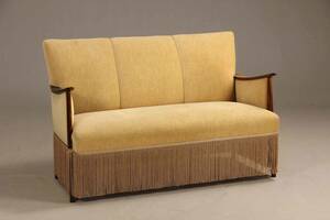 Dansk møbelsnedker. Overpolstret to pers. sofa. Denne vare er sat til omsalg under nyt varenummer 4681726