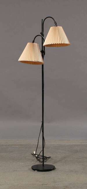 Standerlampe med to skærme