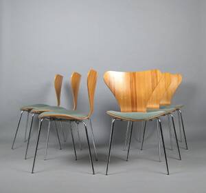 Arne Jacobsen, Stühle Modell 3107 für Fritz Hansen 6