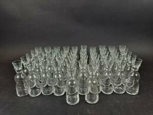 Parti jungfrukaraffer med snapsglas