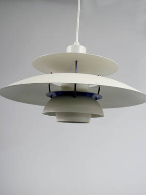 Poul Henningsen, Louis Poulsen, takarmatur PH5, vit