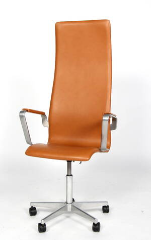 Arne Jacobsen. Oxford kontorstol, cognac farvet læder.
